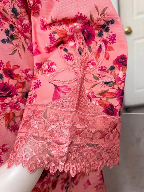 Pink Floral Branded Khaddar Suit with Shawl, photo 4