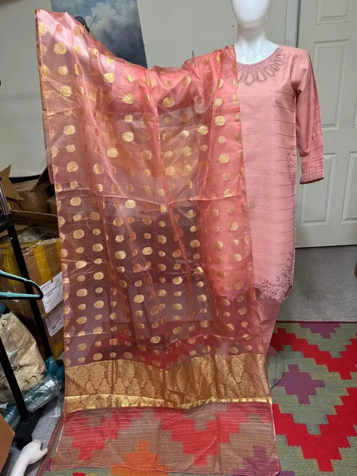 Soft Organza Jacquard Dupatta, photo 3 of 4