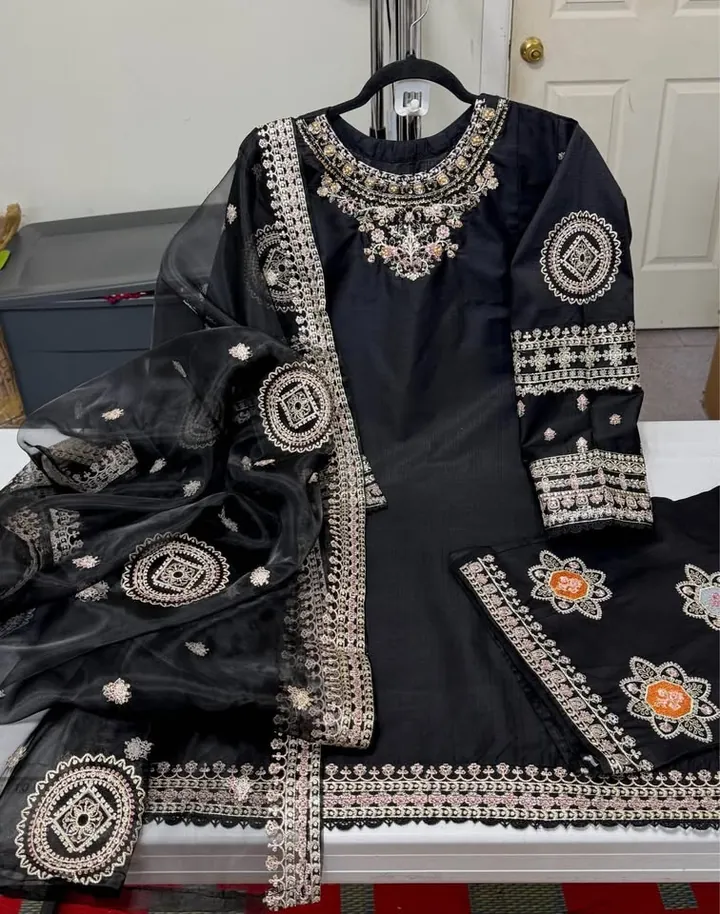 Cotton Party Wear Dress with Organza Dupatta, photo 3 of 4
