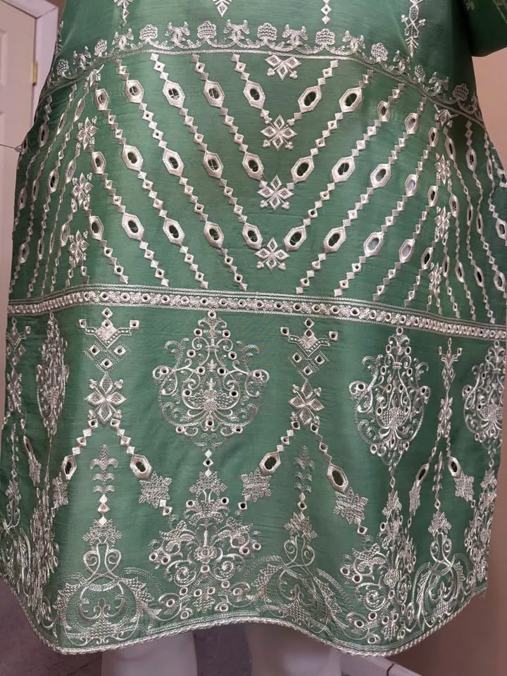 Viscose Embroidered Chikankari Kurti / Top, photo 4 of 5