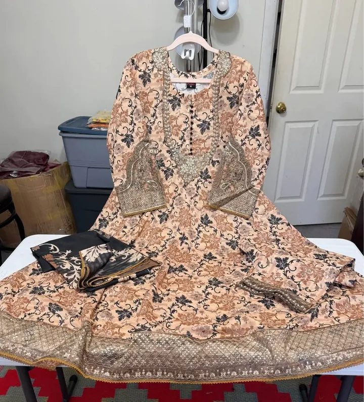 Doriya Lawn Maxi Dress, photo 2 of 5
