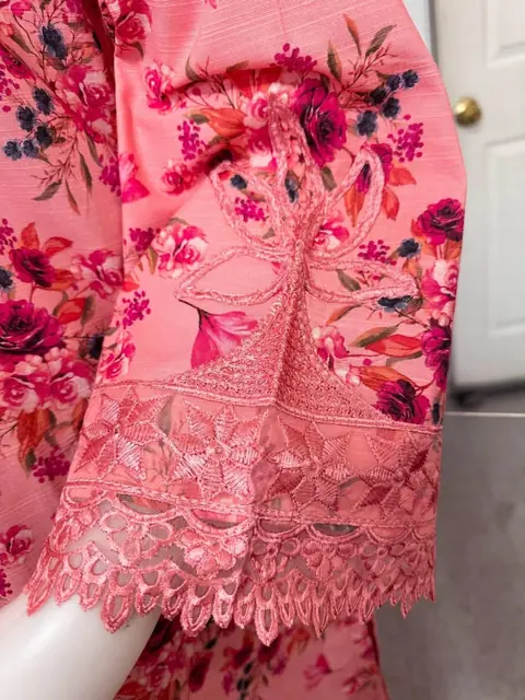 Pink Floral Branded Khaddar Embroidered Dress, photo 6