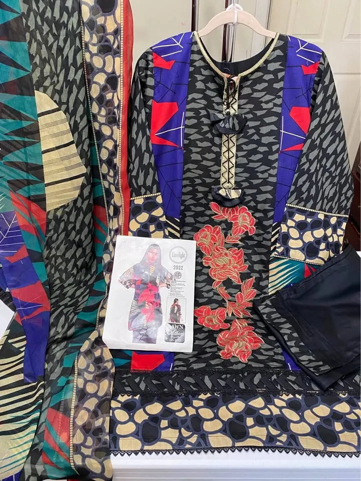 Lawn Embroidered Dress with Chiffon Dupatta, photo 2 of 5