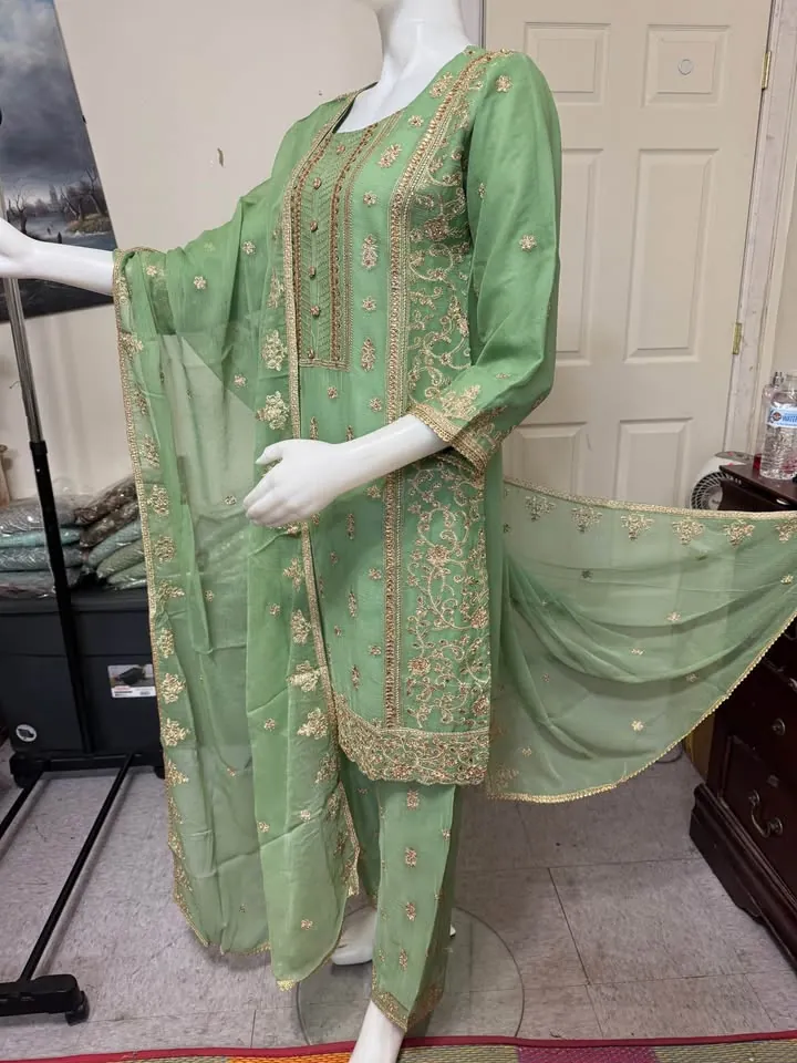 Green Chiffon Party Wear Dress, photo 3 of 7