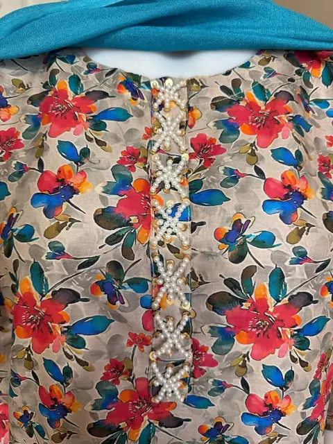Lawn Farshi Shalwar Suit with Chiffon Dupatta, photo 4